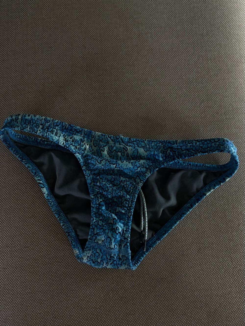 Jolyn, Bikini Bottoms